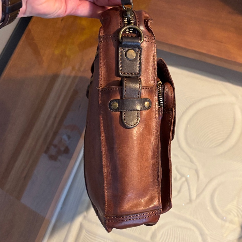 PIKOLINOS CAIMARI Rich Brown Leather Messenger Bag - Picture 8 of 16